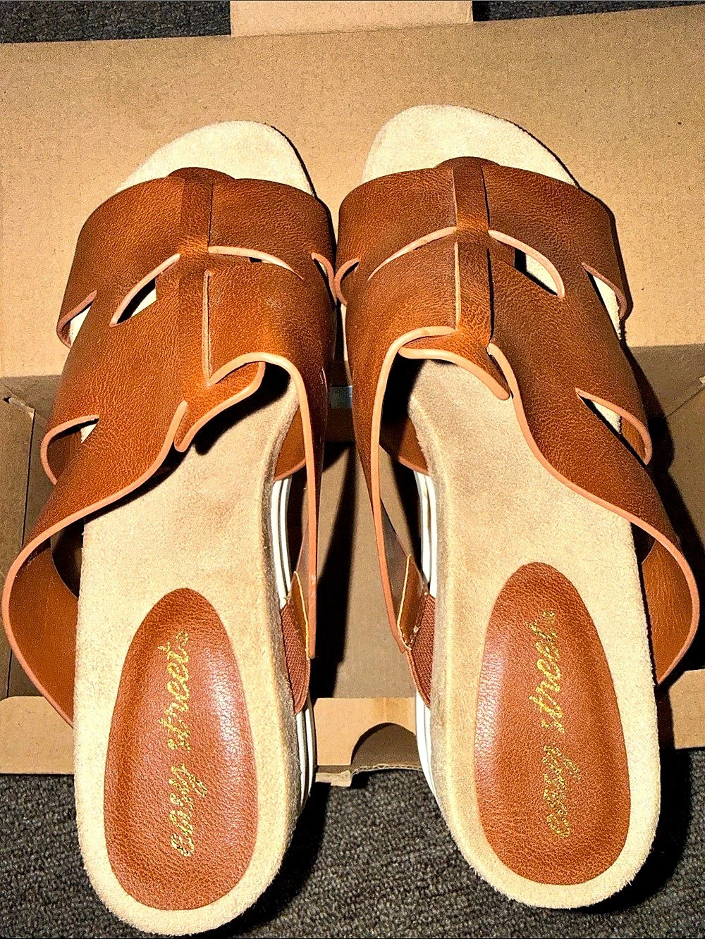 Easy Street 31-0836 Brown & White Wide Width Sandals Size 8.5 W
